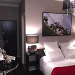 ホテル ラヴェニュー シャンティイ