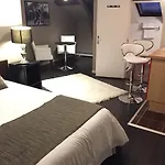ラヴェニュー ホテル 2*